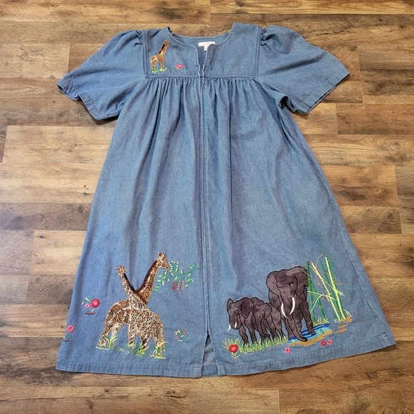 Go Softly Dresses & Skirts - Go Softly Women's Patio Zip-up Denim Dress with Embroidered Animals Size Large